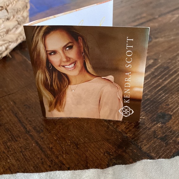 Kendra Scott Earrings - New in Box! - Picture 5 of 9